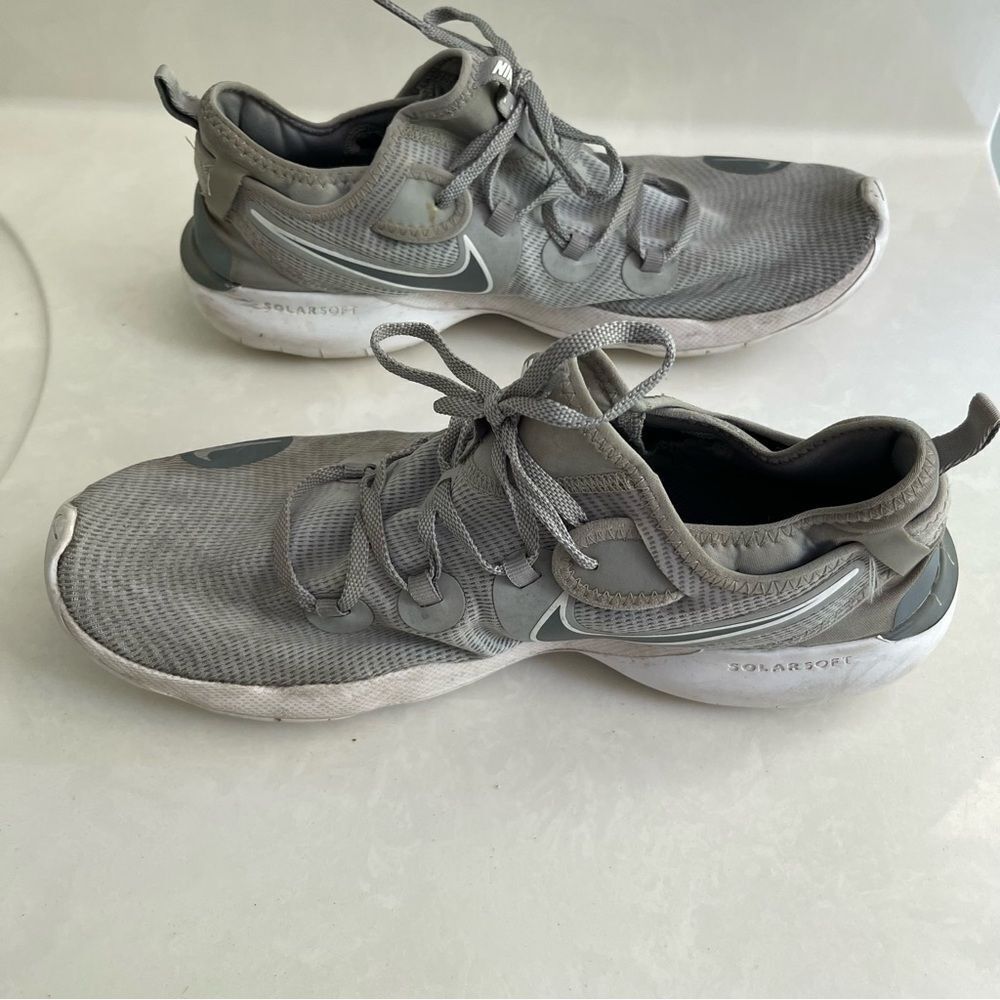 Nike Flex Men's Athletic Shoes in Gray 13 - Picture 2 of 8